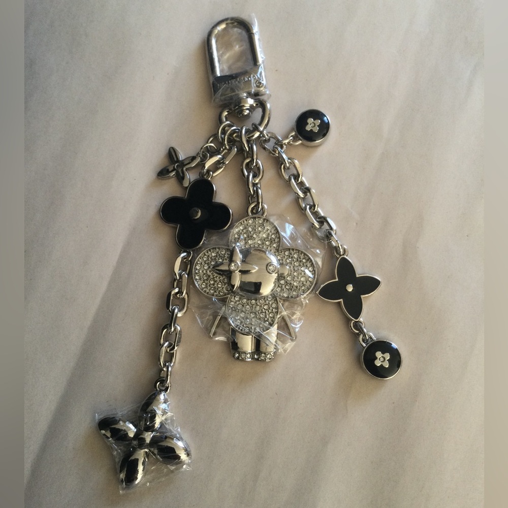 Flower Bag Charm Keychain in Silver & Black